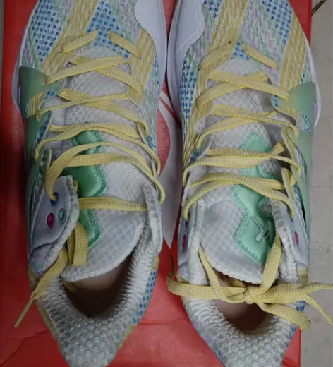 ANTA/安踏 就穿过下地一次压马路 没有...