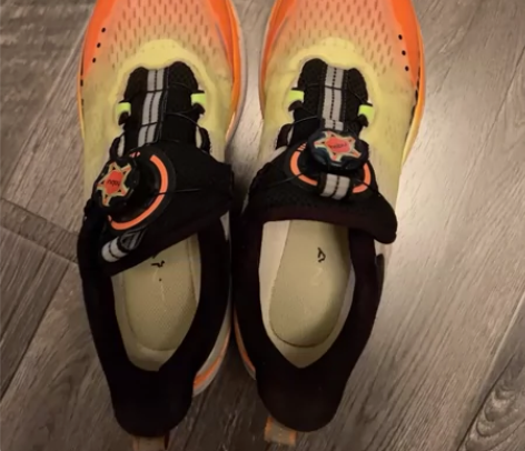 安踏专柜正品，安踏氢跑系列，40码，包邮出...