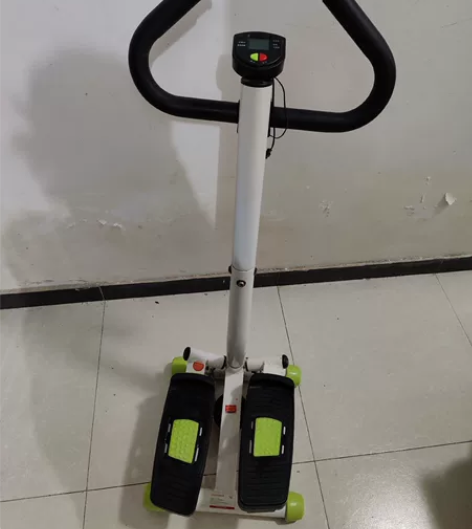 双超安全扶手脚踏机,高大概110cm,几乎...