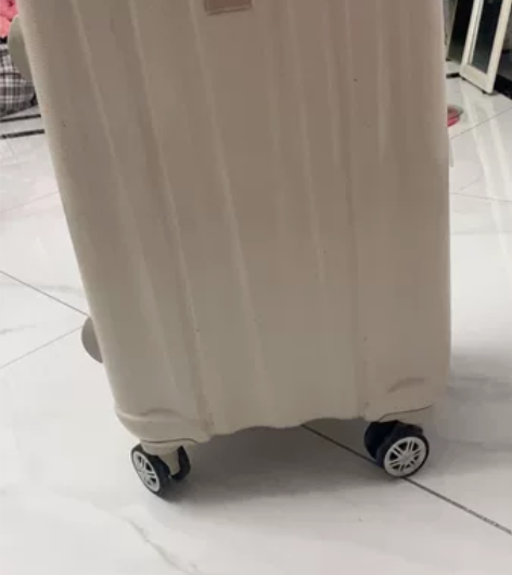 汉客拉杆行李箱 天猫旗舰店官网购入 外观高...