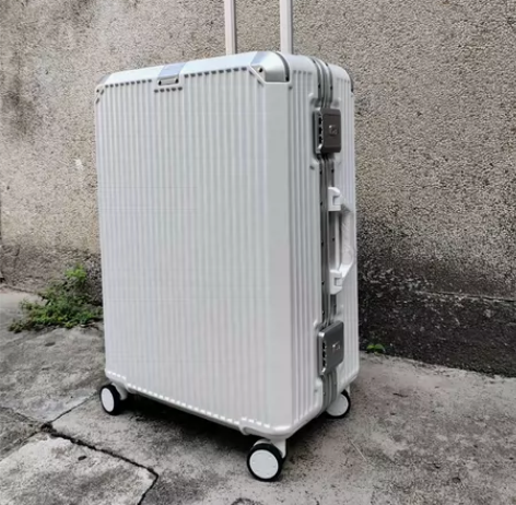 全新miyo高档24寸铝框拉杆箱，MIYO...