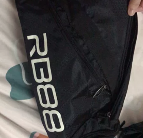 老公朋友送的足球包两个，一个大一小（也可当...