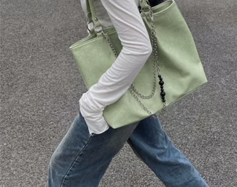 大容量手提包女2023新款小众设计链条褶皱...