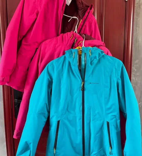 迪卡侬女士外套3件，公司团建服装，三合一冲...