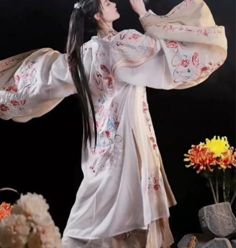 耀春绝版褒姒三件套 超重工的一套，已经绝版...