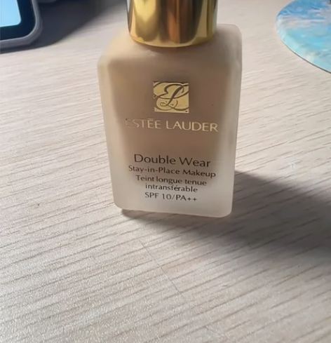 雅诗兰黛DW粉底液 控油款 2W0,色号买...