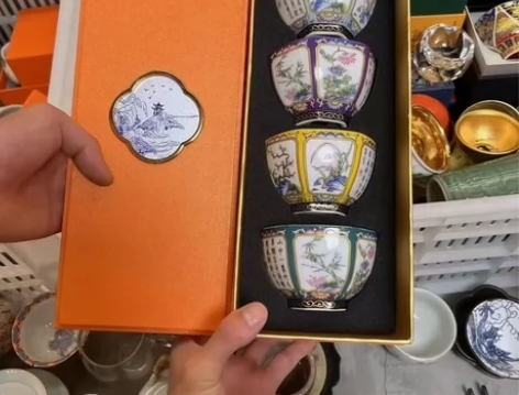 出精品四杯礼盒装！珐琅彩梅兰竹菊蓝色六方主...