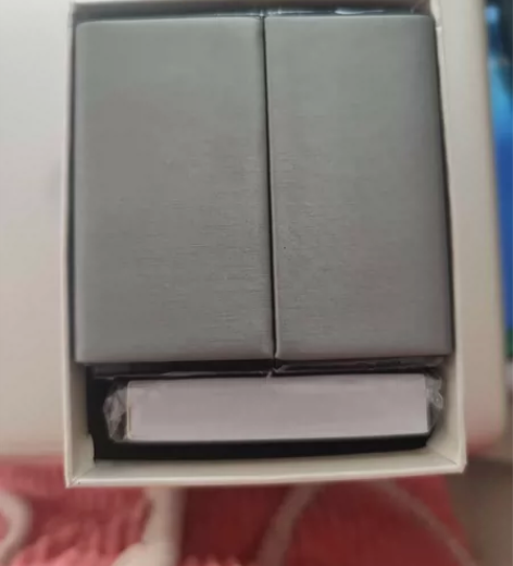 满天星阿玛尼手表。全新 感兴趣的话点“我想...