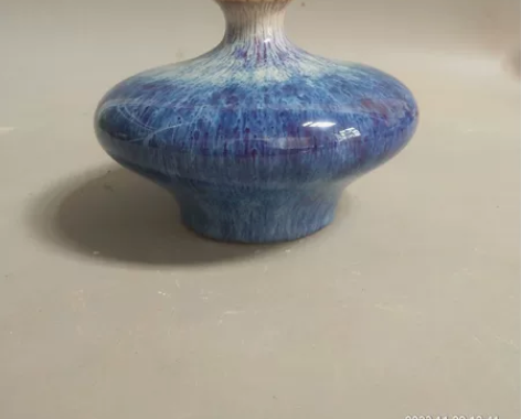 567窑变釉醉仙瓶。造型规整，发色漂亮，全...