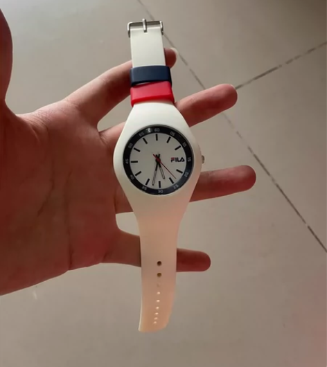 小红书爆款斐乐FILA手表，只戴过几次，喜...