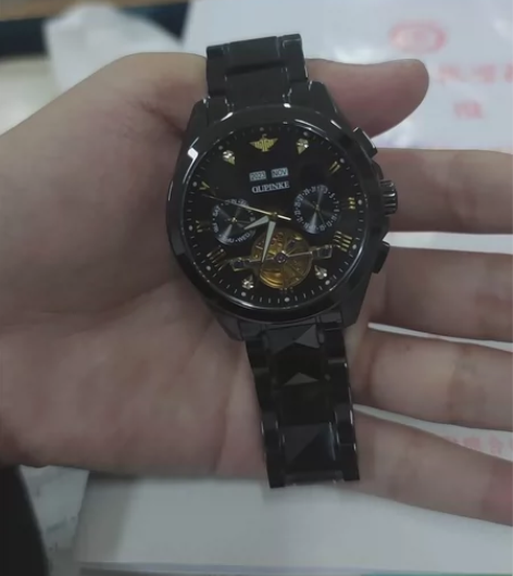 买来没怎么带过，自己还有个苹果的手表，有包...