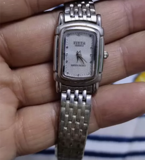飞亚达女款手表，正常走时，成色如图自定义，...
