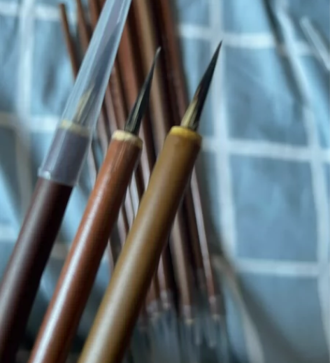 毛笔，鼠须小号勾线笔，10元一支。 感兴趣...