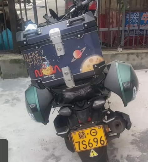 大摩托燃油踏板不可上牌，骑行一万公里，除电...