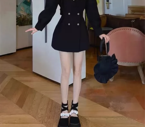 赫本风法式连衣裙女 高级感蕾丝勾花V领 收...