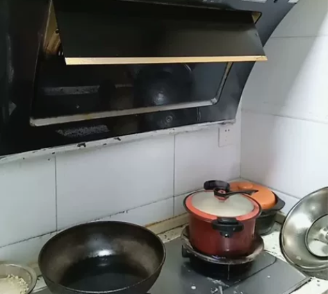 好太太抽油烟机双电机的,只有左边的电机可以...