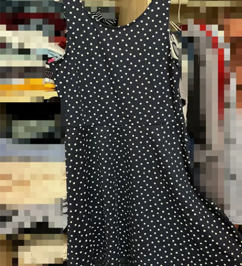 闲置hm连衣裙、针织上衣、背带裤 号码都是...