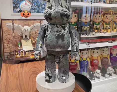 BE@RBRICK riot cop 班克...