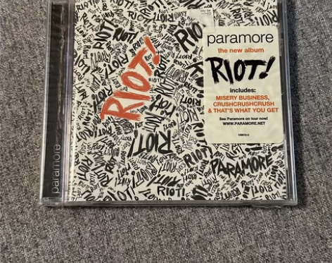 Paramore《Riot》美版cd 全新...