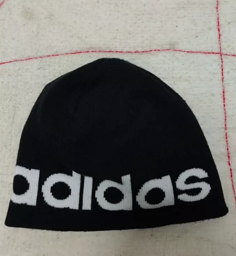 Adidas冬款帽子，网上购买正品，正常使...