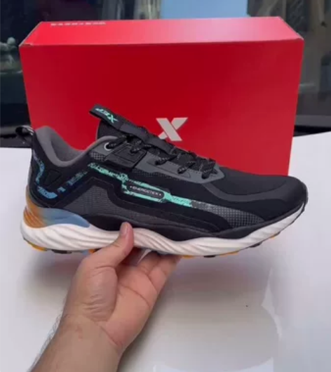 39-44码!全新!正品特步聚能弹秋冬季皮...