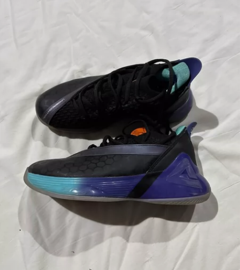 青少年款运动鞋匹克品牌38码 感兴趣的话点...