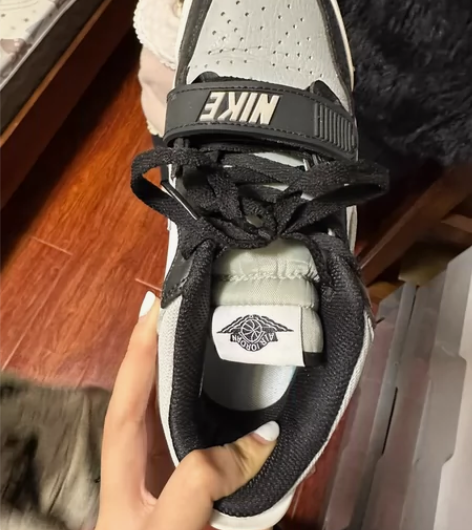 这款59 乔丹 复刻 不介意的来 感兴趣的...