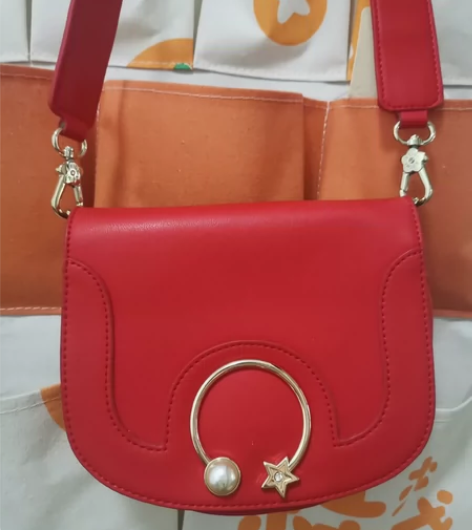 Artmi阿特密包包，单肩包。斜挎包。几乎...