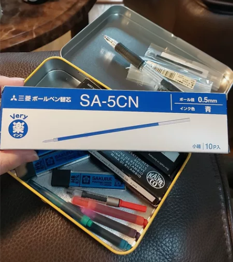 三菱笔芯 0.5mm 蓝色圆珠笔 一盒十支...