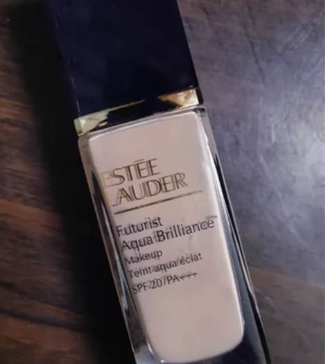 2/3瓶雅诗兰黛保湿粉底液，色号好，保质期...