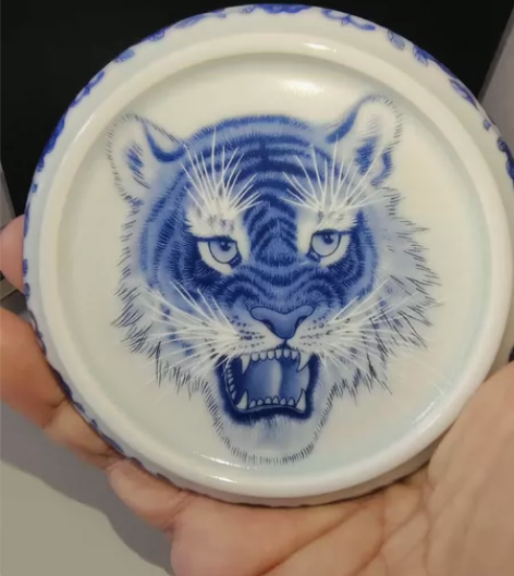 景德镇陶瓷王者之风老虎头盖置 杯垫，尺寸直...