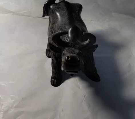 石牛，之前办公室里的。牛角有轻微损伤，已修...