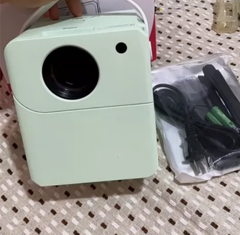 处理 新品5g家用投影仪超清高清卧室连手机...