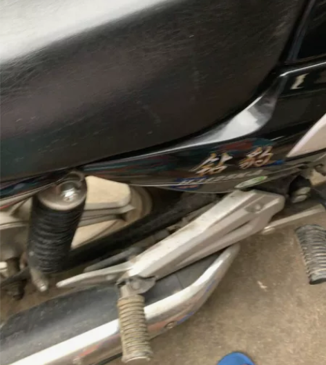 铃木钻豹125摩托车，进口发动机，动力强劲...