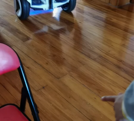 领奥九成新平衡车便宜处理，上下楼搬着累，上...