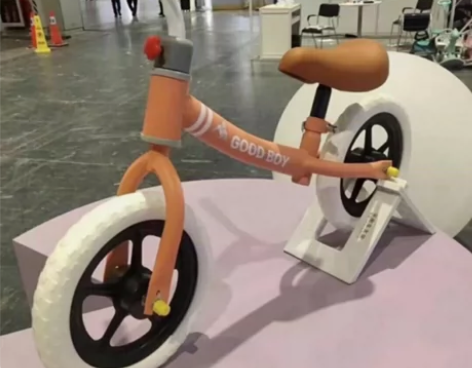 母婴店倒闭，处理15个儿童平衡车溜溜车无脚...