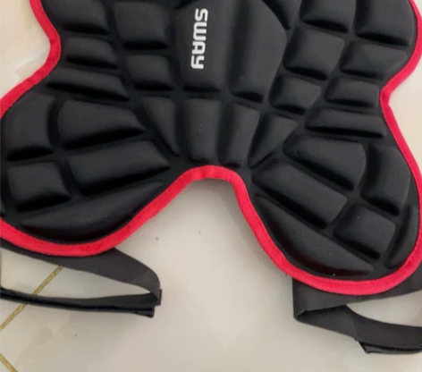 滑板防摔垫，全新，儿童护臀垫 可调节护膝护...