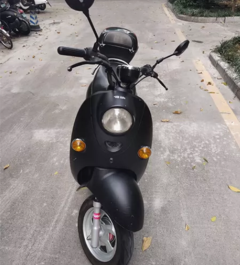 出个雅迪电动车，功能都正常，续航40-50...