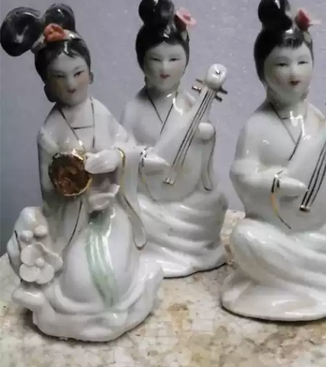 #粉丝福利# 几十年小仕女摆件三身！尺寸看...