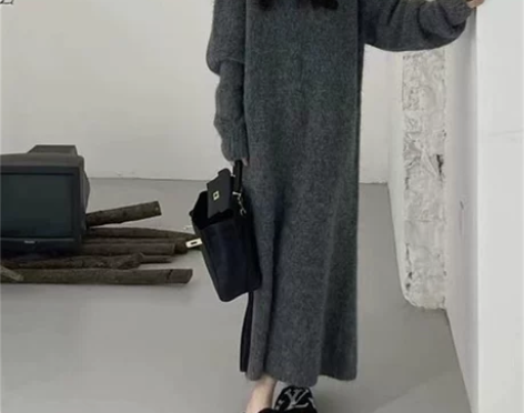 秋冬新款宽松慵懒风V领针织连衣裙女长袖简约...