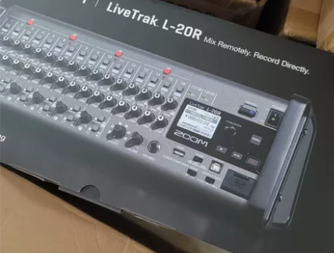 ZOOM L-20R 专业机架式调音台音频...