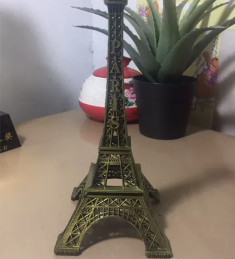 埃菲尔铁塔摆件工艺品全新 全新，18cm高...