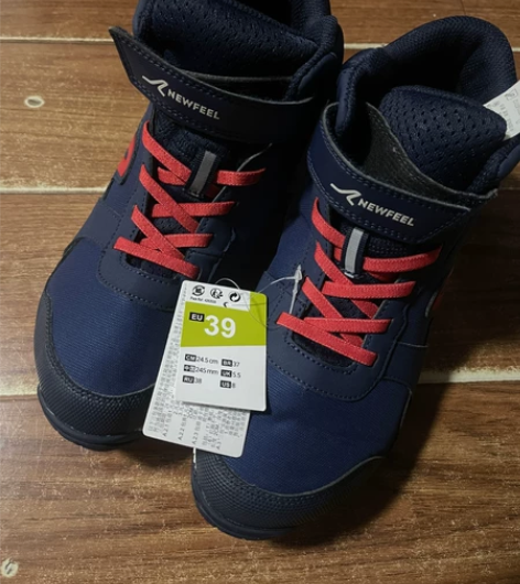 迪卡侬男童运动鞋，全新39码，里面带薄绒，...