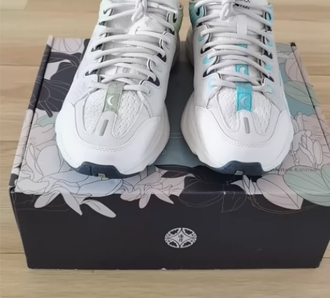 迪卡侬老爹鞋41码 感兴趣的话点“我想要”...