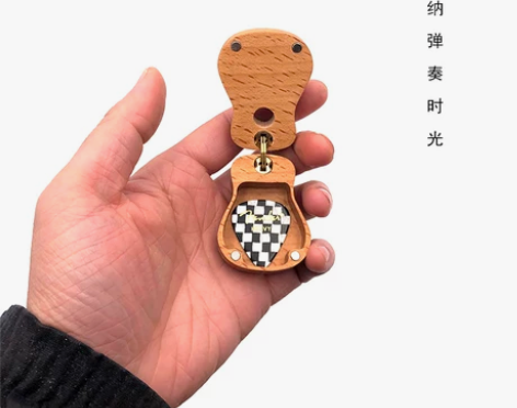 原创设计吉他拨片盒吊坠收纳盒包套夹木戒指盒...
