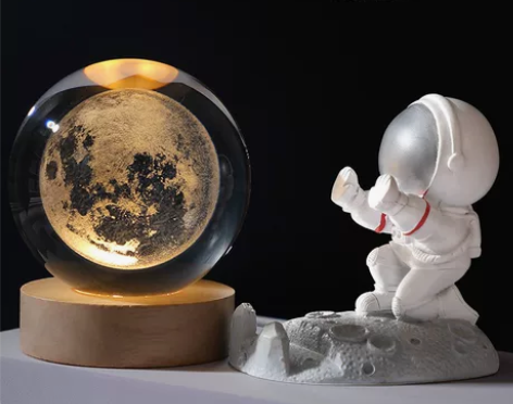 水晶球内雕 发光小夜灯创意桌面摆件木底座学...