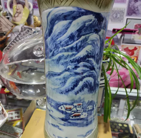 瓷瓶。影视道具,年代不详。非常厚重。 二手...