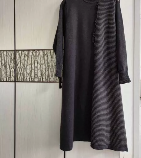 姑姑服装店的断码衣服 全新带吊牌针织毛衣裙...