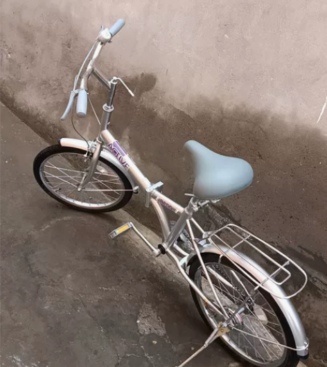 雅哥弟折叠自行车一辆。没有使用过，物超所值...