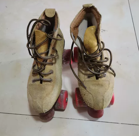 旱冰鞋 四轮定位防摔磨砂皮旱冰鞋，值得入手...